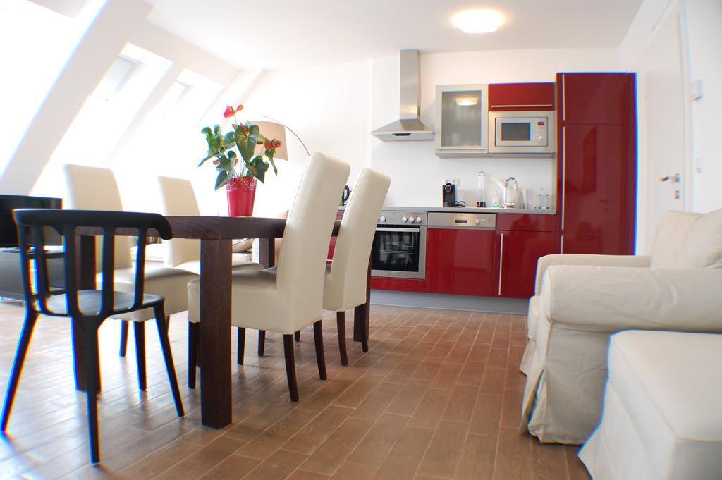 Alga Apartments Am Westbahnhof Viena Quarto foto