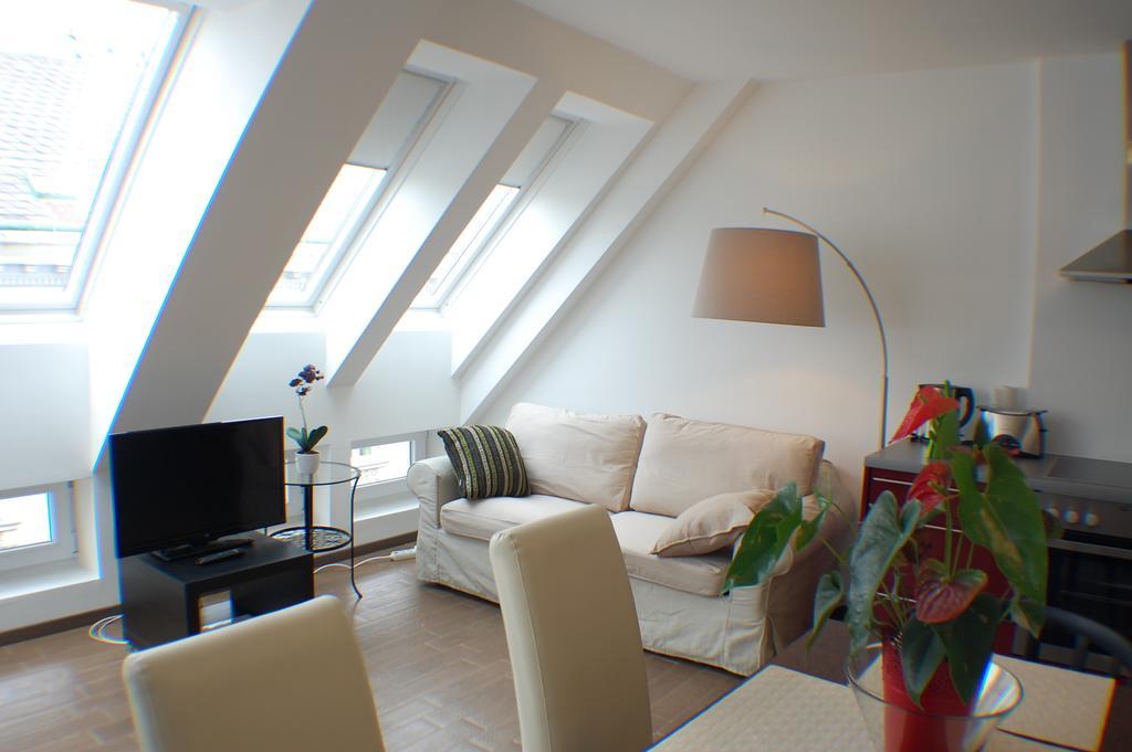 Alga Apartments Am Westbahnhof Viena Quarto foto