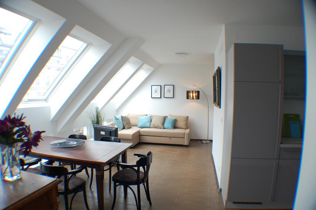 Alga Apartments Am Westbahnhof Viena Quarto foto
