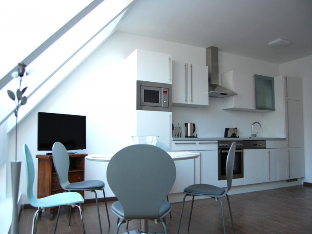 Alga Apartments Am Westbahnhof Viena Quarto foto